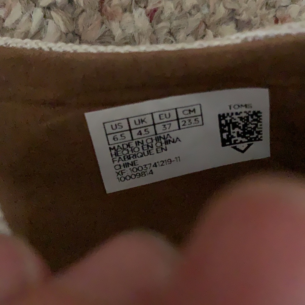 Wore once and do not fit right. - Picture 4 of 4